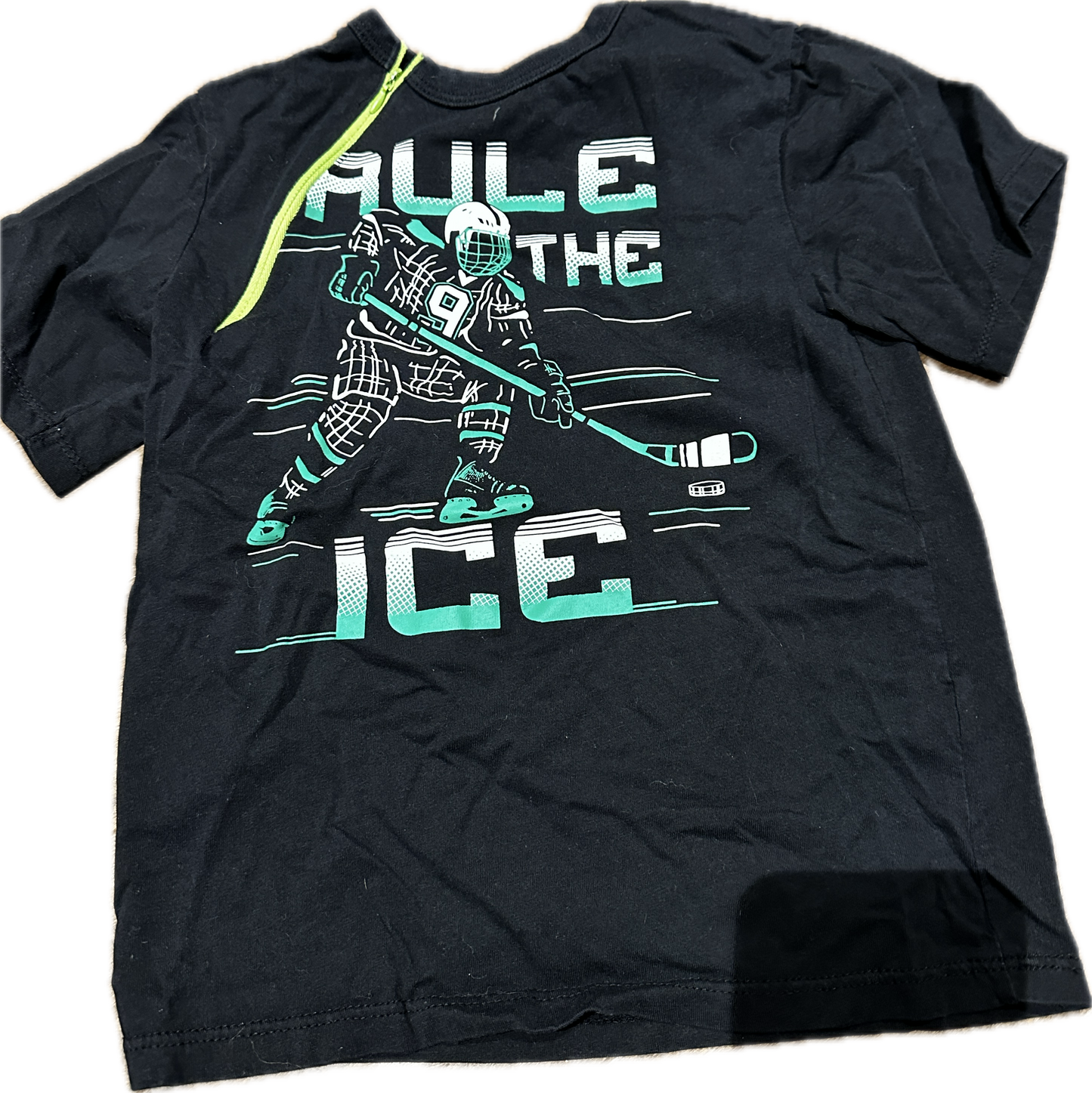 GENTLY USED Rule the Ice RIGHT ZIPPER